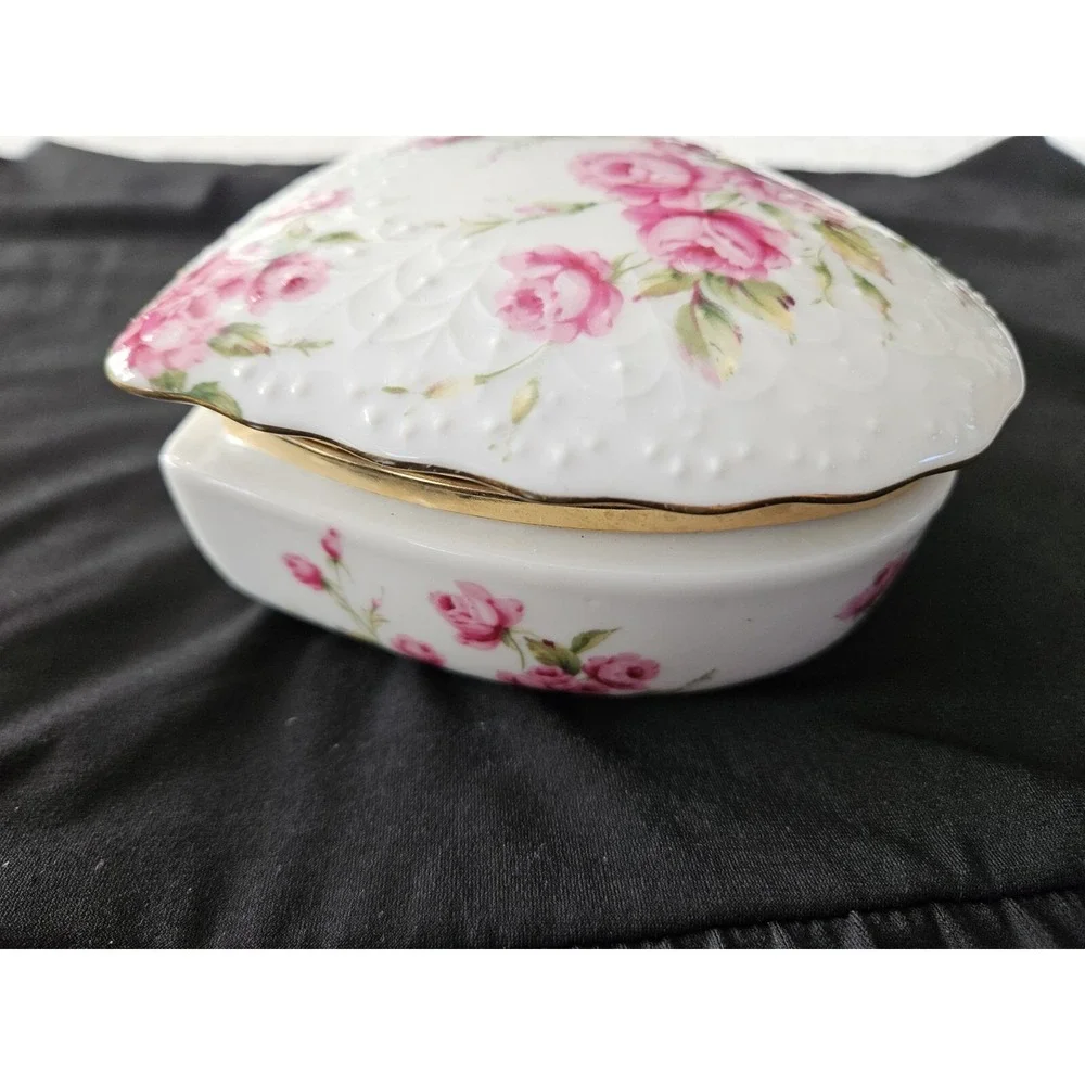 1994 Lefton China Music Box 08035 Tune Wind Beneath My Wings S.f. Music Box Comp